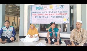 Nurul Hayat Bojonegoro bersama YBM PLN UP3 meresmikan sumur bor dan menyerahkan bantuan instalasi listrik untuk Pondok Pesantren Al-Mushthofa, Panjunan, Kalitidu, bertepatan dengan Hari Santri Nasional 2026. Nurul Hayat Bojonegoro bersama YBM PLN UP3 meresmikan sumur bor dan menyerahkan bantuan instalasi listrik untuk Pondok Pesantren Al-Mushthofa, Panjunan, Kalitidu, bertepatan dengan Hari Santri Nasional 2026.