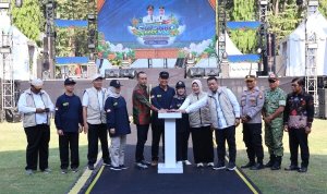 Bupati Bojonegoro Setyo Wahono bersama Wakil Bupati Nurul Azizah dan jajaran terkait saat pembukaan Gumregah Tani Bojonegoro Festival (Gutanbo Fest) 2026 di Alun-Alun Bojonegoro, Jumat (16/10/2026). Bupati Bojonegoro Setyo Wahono bersama Wakil Bupati Nurul Azizah dan jajaran terkait saat pembukaan Gumregah Tani Bojonegoro Festival (Gutanbo Fest) 2026 di Alun-Alun Bojonegoro, Jumat (16/10/2026).